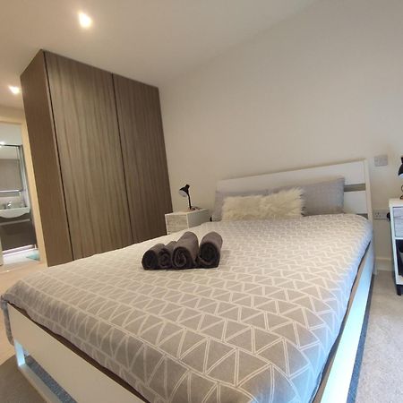 Luxury Riverside Apt With Easy Access To Central London, O2, Excel Centre And Parking Ngoại thất bức ảnh