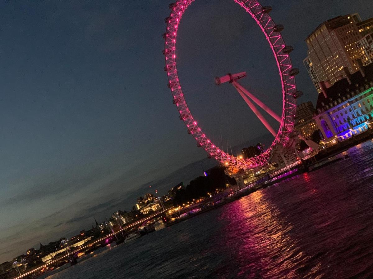 Luxury Riverside Apt With Easy Access To Central London, O2, Excel Centre And Parking Ngoại thất bức ảnh